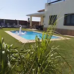 Villa Thais, Private Heated Pool, Ideal For Your Holidays In *