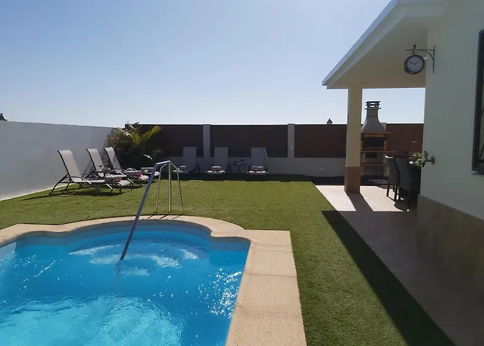 Thais, Private Heated Pool, Ideal For Your Holidays In فيلة