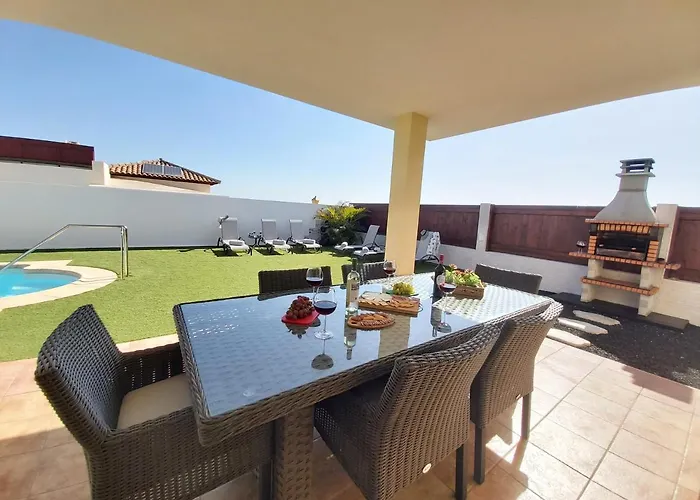 Thais, Private Heated Pool, Ideal For Your Holidays In *