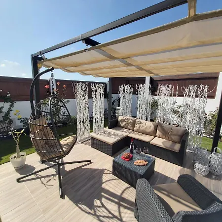 Thais, Private Heated Pool, Ideal For Your Holidays In